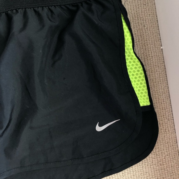 Nike black drawstring running shorts - Picture 3 of 6